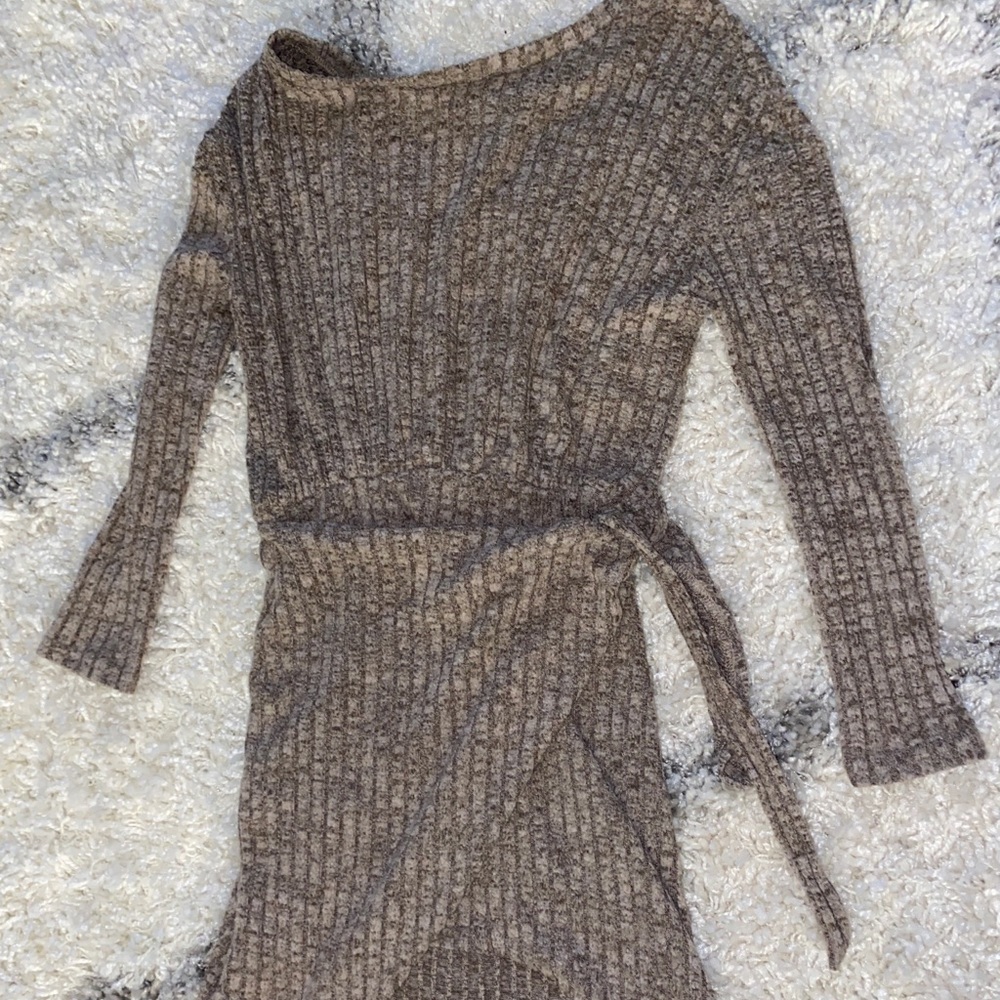 Sweater dress with tie. SHEIN size: small